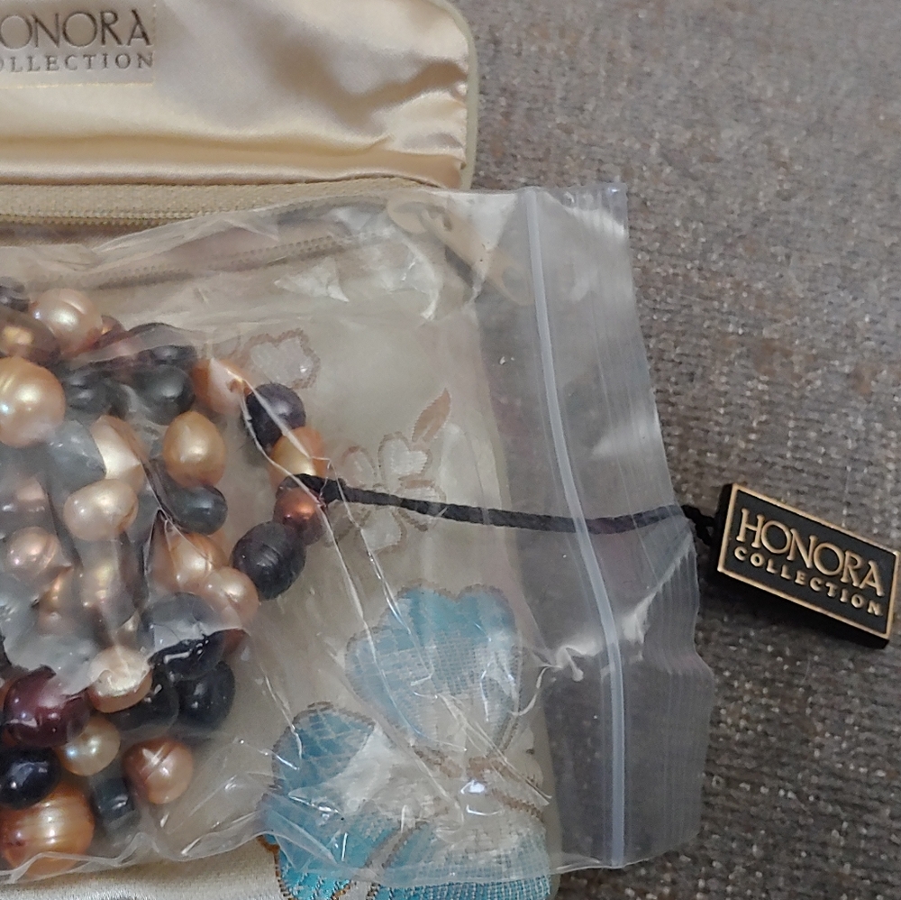 NWT 60" Hanora Freshwater Pearl Strand